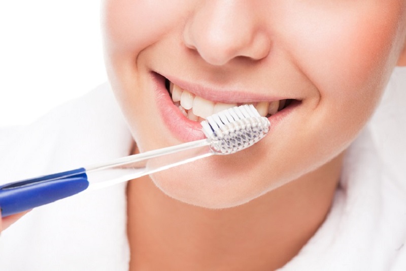 Vệ sinh răng miệng tốt là cách quan trọng nhất để phòng tránh áp xe nướu răng