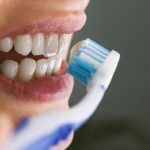 Cần lưu ý cách vệ sinh răng miệng để trị hôi miệng