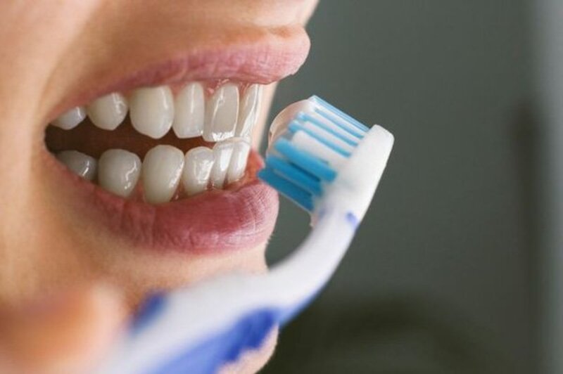 Cần lưu ý cách vệ sinh răng miệng để trị hôi miệng 