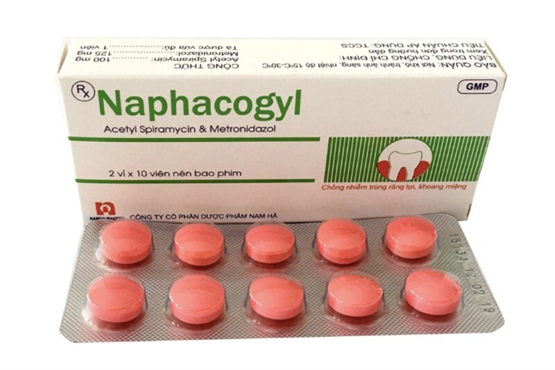 Naphacogyl có khả năng diệt khuẩn triệt để, ngăn chặn vi khuẩn gây sâu răng