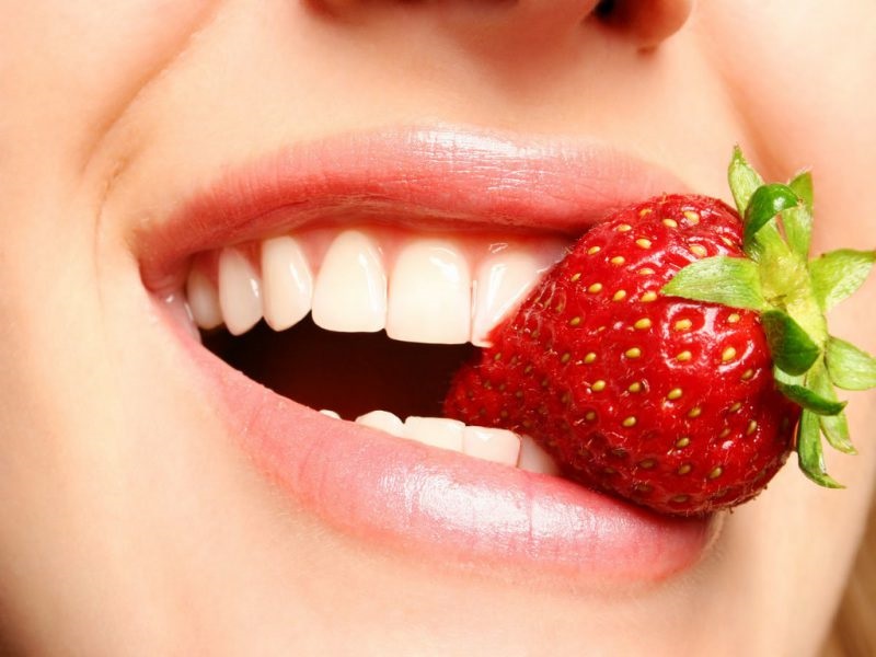 Bọc răng sứ sau 48 giờ có thể ăn uống bình thường trở lại
