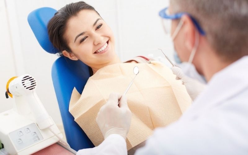 Mẹ bầu nên tới các đơn vị nha khoa uy tín để thăm khám sức khỏe răng miệng
