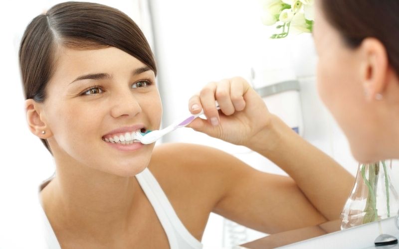 Vệ sinh răng miệng mỗi ngày là cách để bảo vệ tuổi thọ cho răng