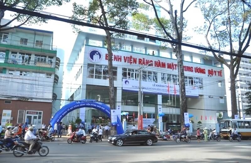 Bệnh viện Răng hàm mặt Trung ương Hà Nội sở hữu đội ngũ y bác sĩ giỏi