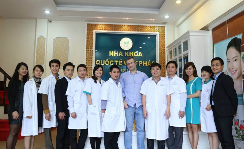 Phòng khám nha khoa Việt Pháp có đội ngũ y bác sĩ giỏi