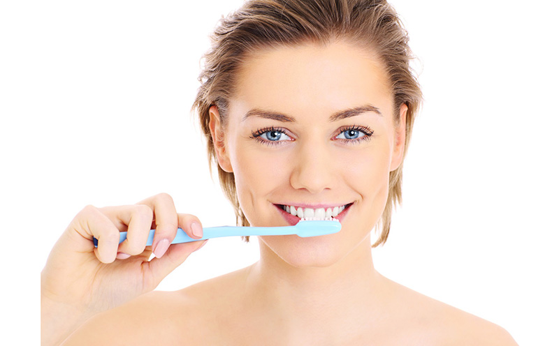 Cần chú ý tới việc chăm sóc vệ sinh răng miệng sạch sẽ