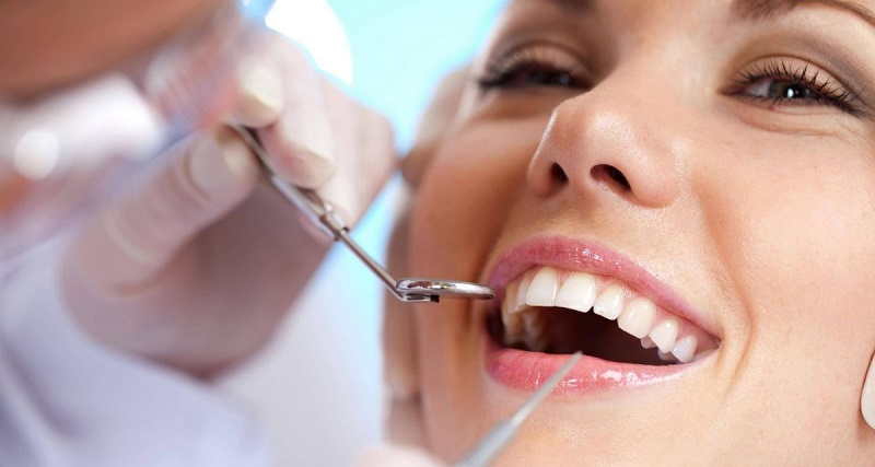 Trước khi niềng răng, bạn sẽ được thăm khám răng miệng