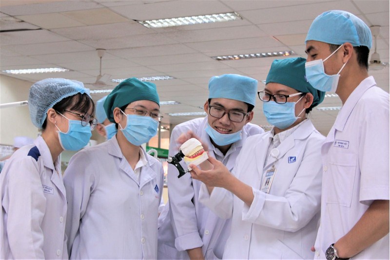 Khoa răng hàm mặt Bệnh viện ĐH Y dược TP Hồ Chí Minh là địa chỉ uy tín hàng đầu