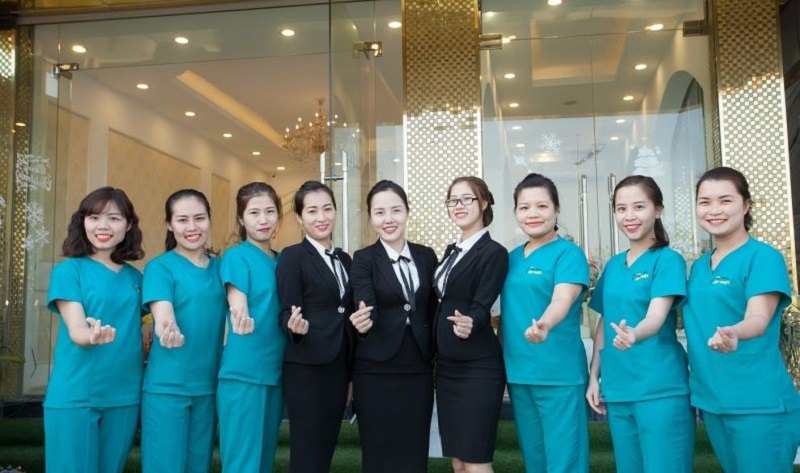 Các bác sĩ trẻ tại trung tâm Việt Nhật