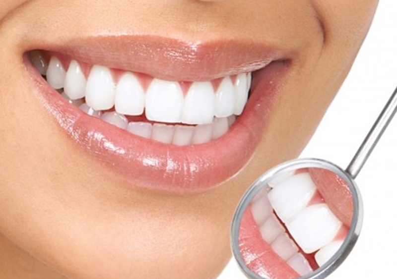Răng sứ có thể niềng được song vẫn có thể xảy ra một số rủi ro