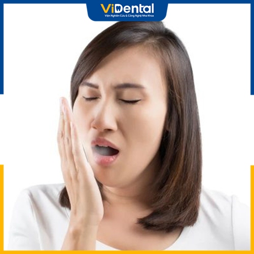 Khoang miệng có mùi hôi thối là dấu hiệu của viêm lợi 