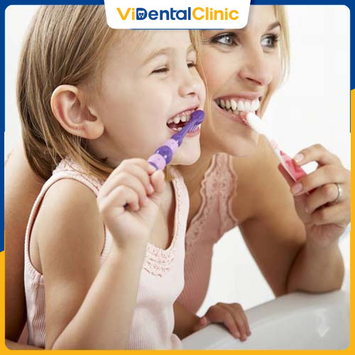 Hướng dẫn trẻ chăm sóc răng miệng đúng cách từ nhỏ