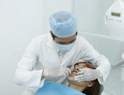 Bọc răng sứ ở nha khoa uy tín có chi phí cao hơn