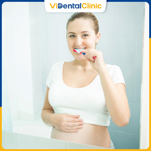 Chị em nên cẩn thận khi chăm sóc răng miệng trong giai đoạn mang bầu