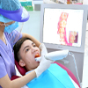 Bác sĩ lấy dấu răng để thiết kế mắc cài hoặc khay niềng